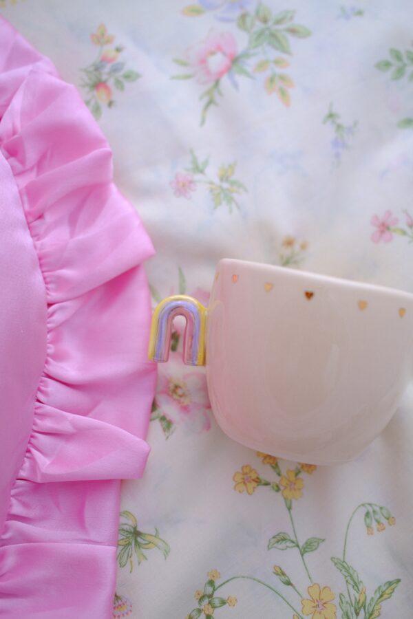 Petite tasse à latte - arc en ciel et coeurs en or (petite fissure de l'émail = petit prix ♡)