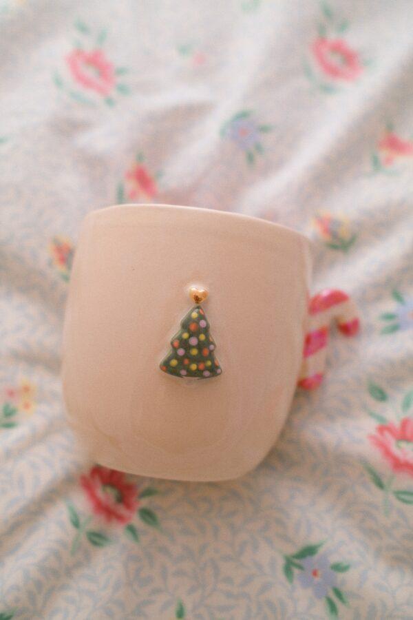 Tasse de Noël imparfaite en faïence