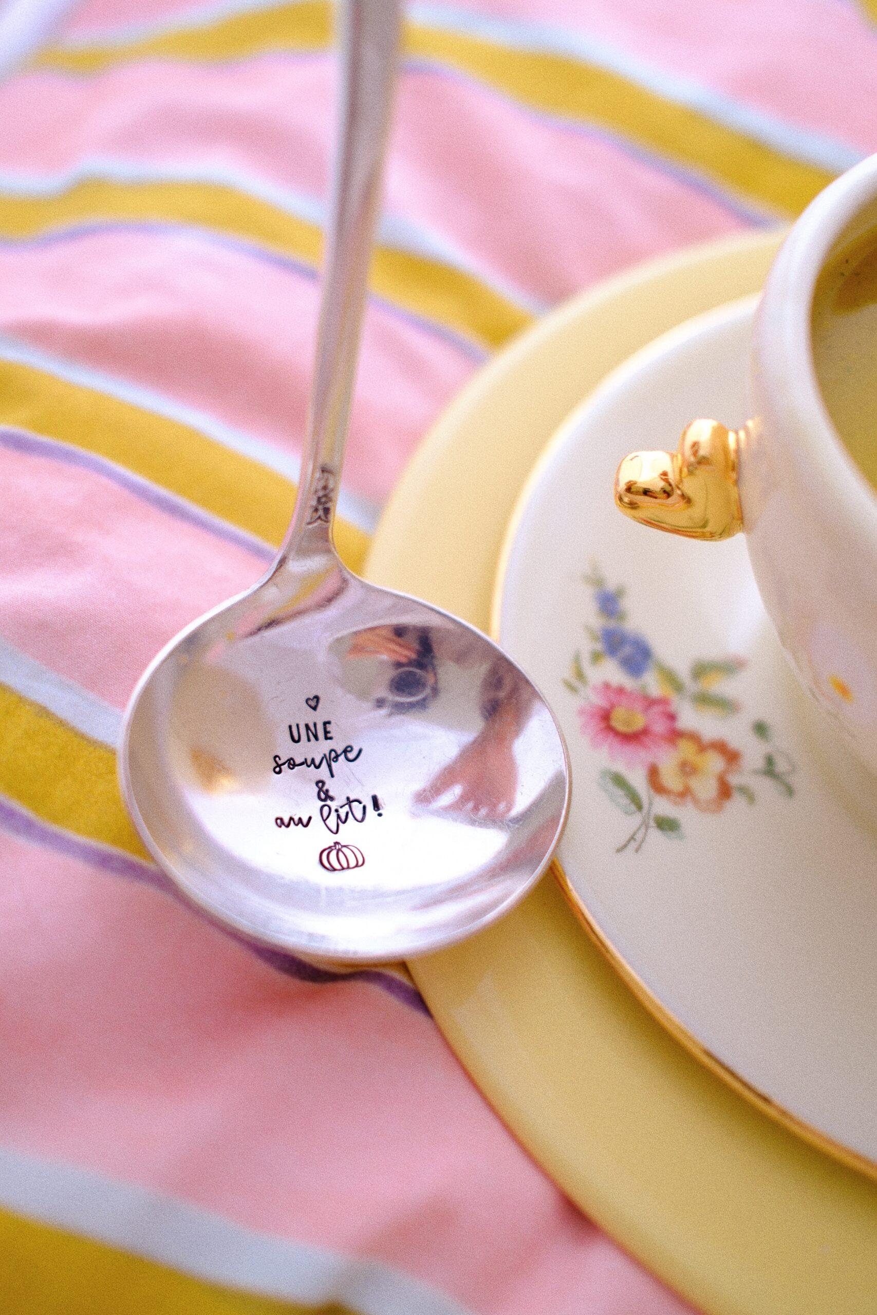 Petite louche gravée vintage : une soupe & au lit !